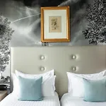 Plaza Elysees 4*
