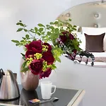 Plaza Elysées 4*