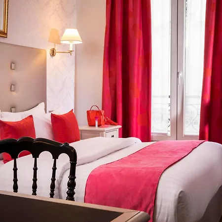 Plaza Elysees Hotel 4*