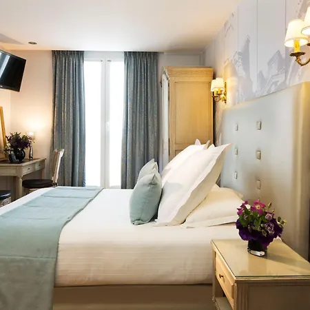 Plaza Elysees 4*