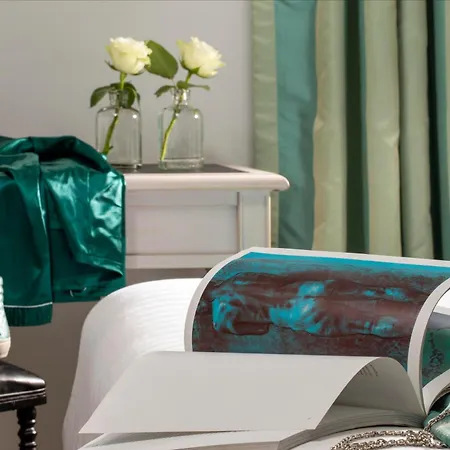 Hotell Plaza Elysees Paris