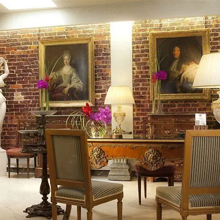 Hotel Plaza Elysees Paris