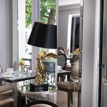 Plaza Elysees Hotel Paris