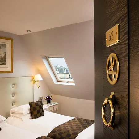 Hotell Plaza Elysees 4*
