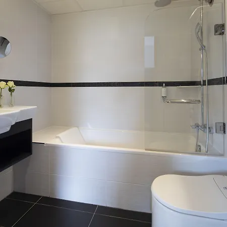 Plaza Elysees Hotel 4*