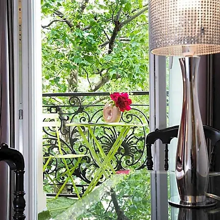 Plaza Elysees Hotel Paris