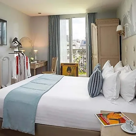 Hotel Plaza Elysees Paris