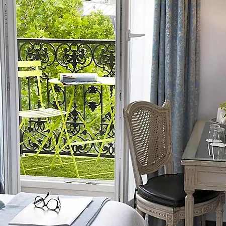 Plaza Elysees Paris