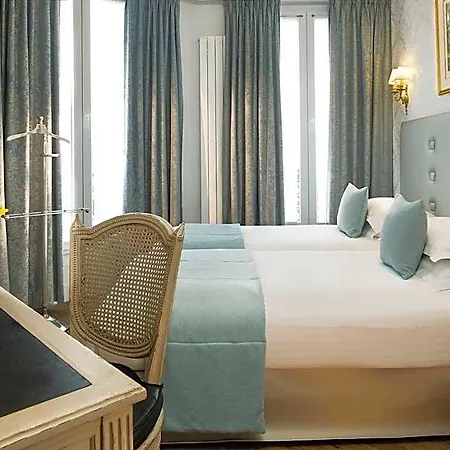 Plaza Elysees 4*