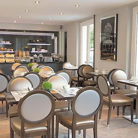 Hotel Plaza Elysees 4*