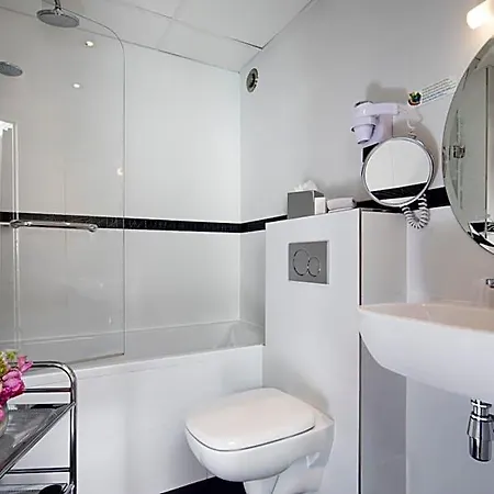 Plaza Elysees 4* Paris
