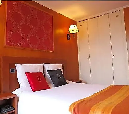 Plaza Elysees 4*