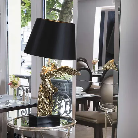 Plaza Elysees Hotel 4*