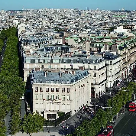 Plaza Elysees Paris