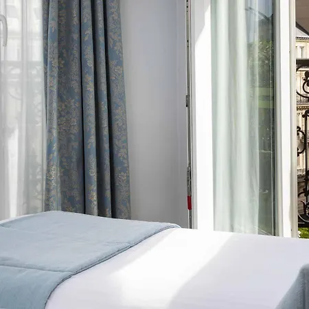 Hotel Plaza Elysees