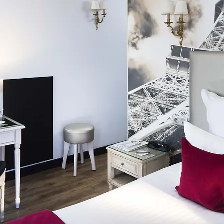 Hotel Plaza Elysees 4*