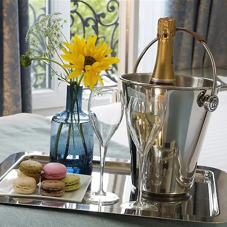 Plaza Elysees 4* Paris