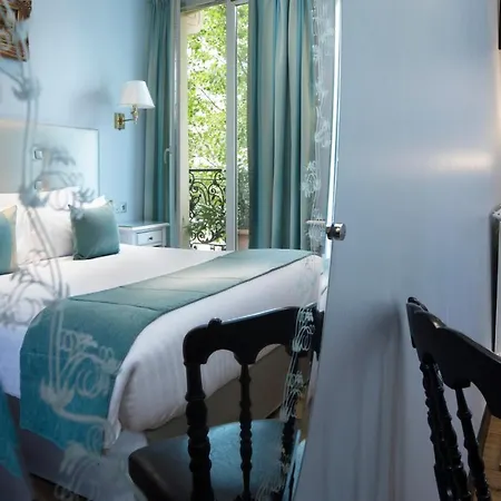 Hotel Plaza Elysées 4*
