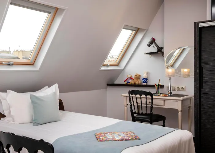 Plaza Elysees 4* Paris