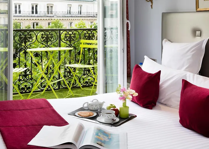 Plaza Elysees 4* Paříž