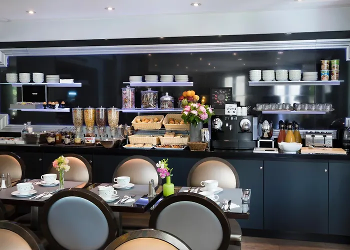 Hotel Plaza Elysees 4*