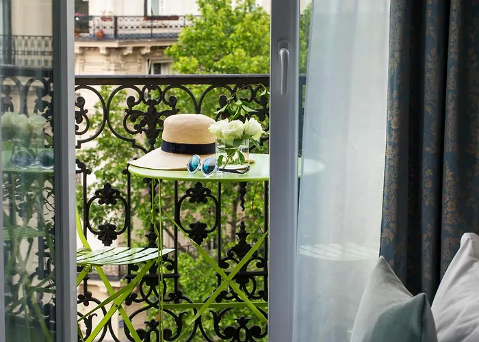 Plaza Elysees 4* Paříž