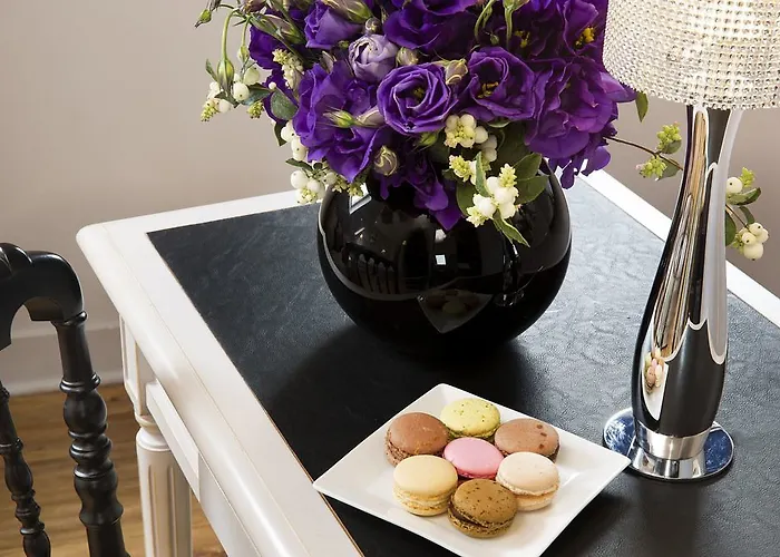 Otel Plaza Elysees 4*