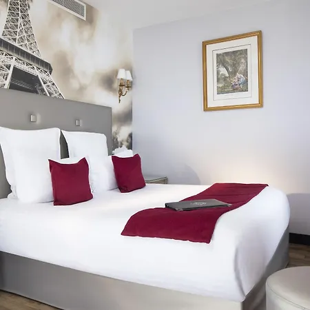 Plaza Elysees 4*