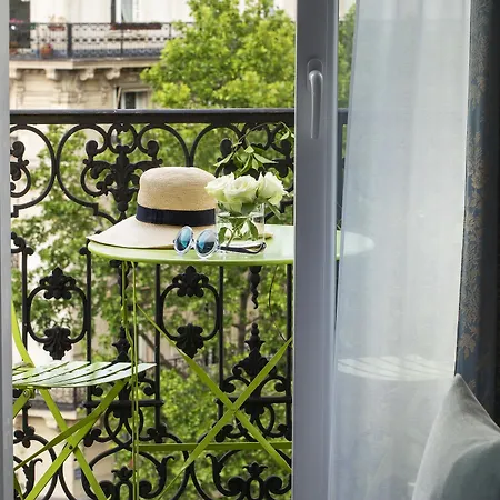 Hotel Plaza Elysees 4*