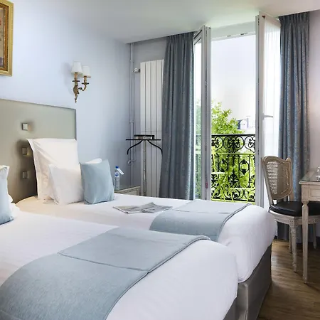 Hotel Plaza Elysees 4*