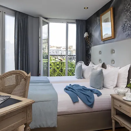 Plaza Elysees Hotel 4*