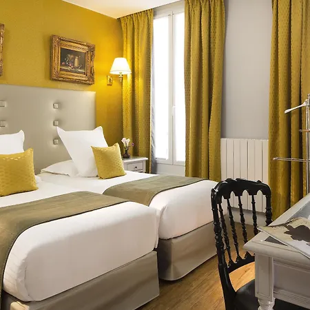 Plaza Elysees 4* Paris