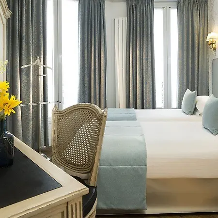 Hotel Plaza Elysees Paris
