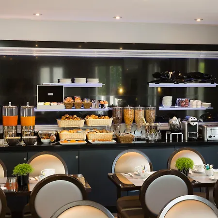 Plaza Elysees Hotel Paris