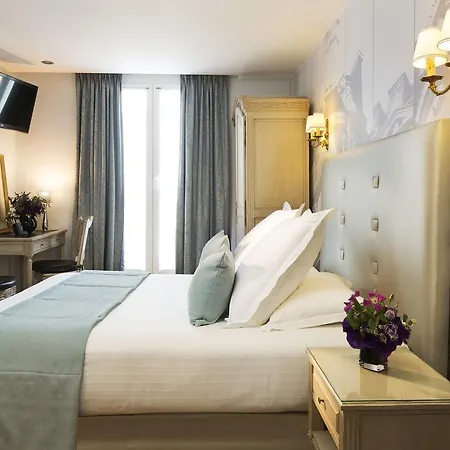 Plaza Elysees 4*