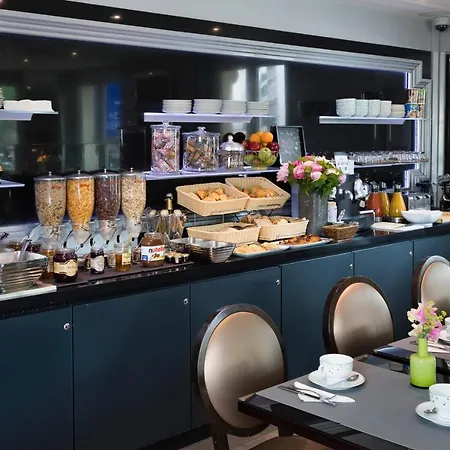 Plaza Elysees Hotel 4*