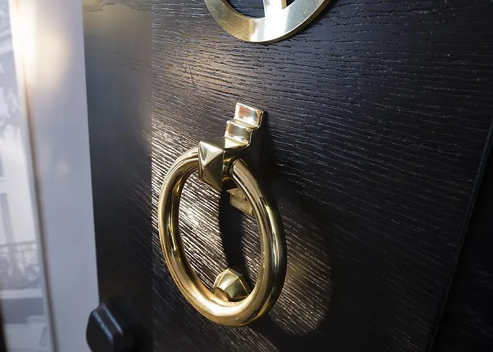 플라자 엘리제 호텔 4*