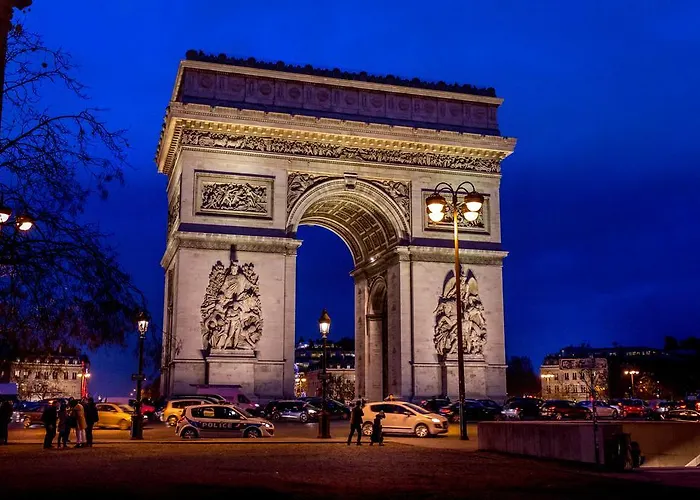 플라자 엘리제 4*